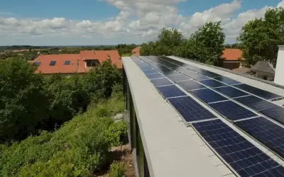 paneles solares en una azotea